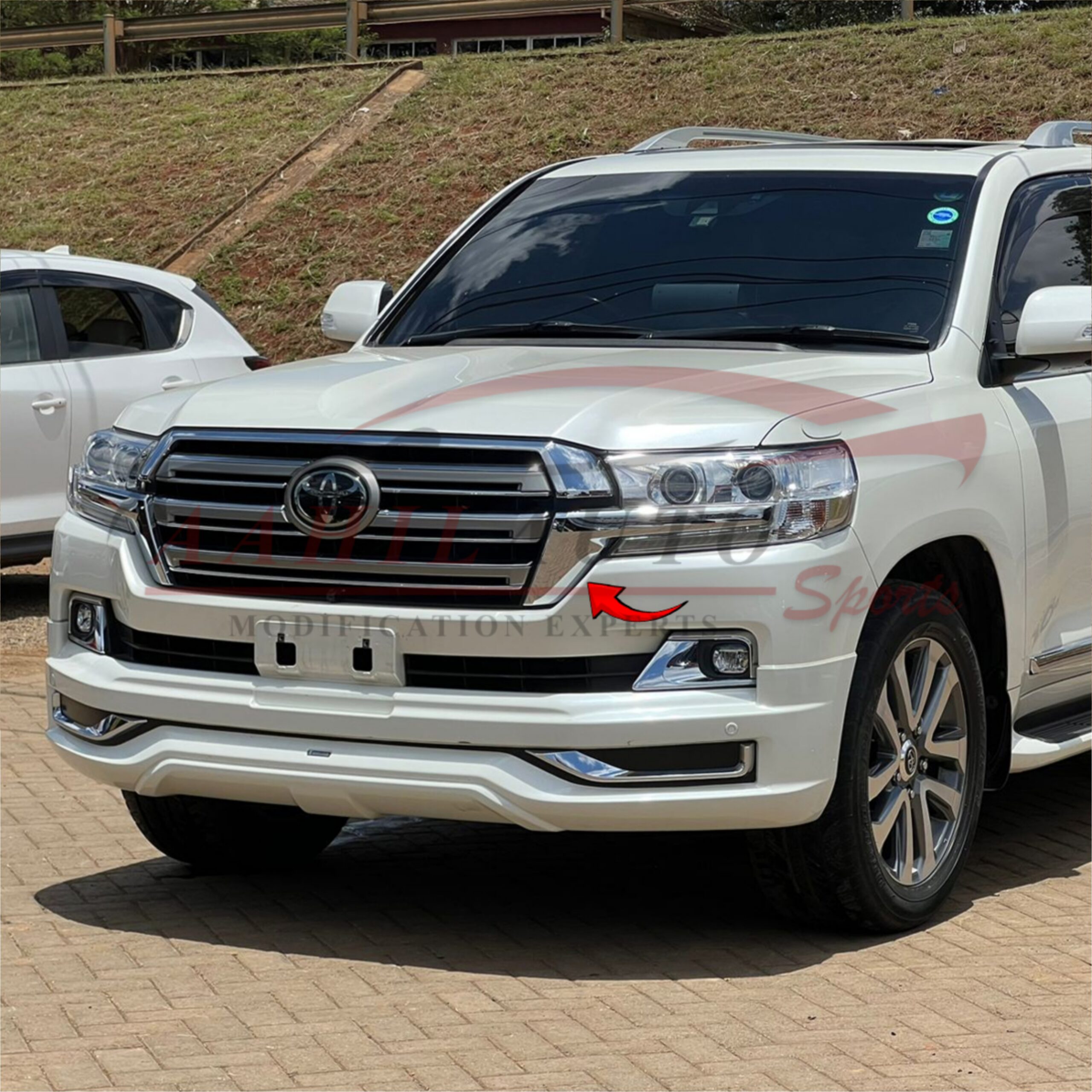 Toyota Land Cruiser FJ300 Front Grill Oem Model 2015-2022 - Image 4